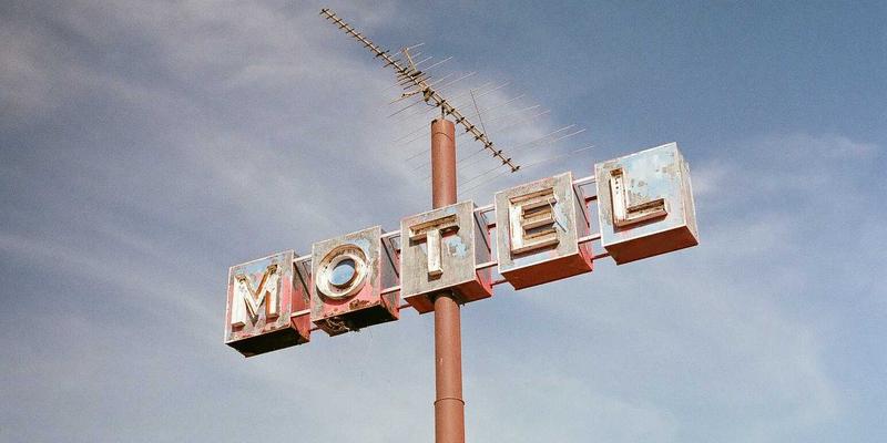 海国图纸66：赛博朋克建筑美学的未来蓝图与设计哲学